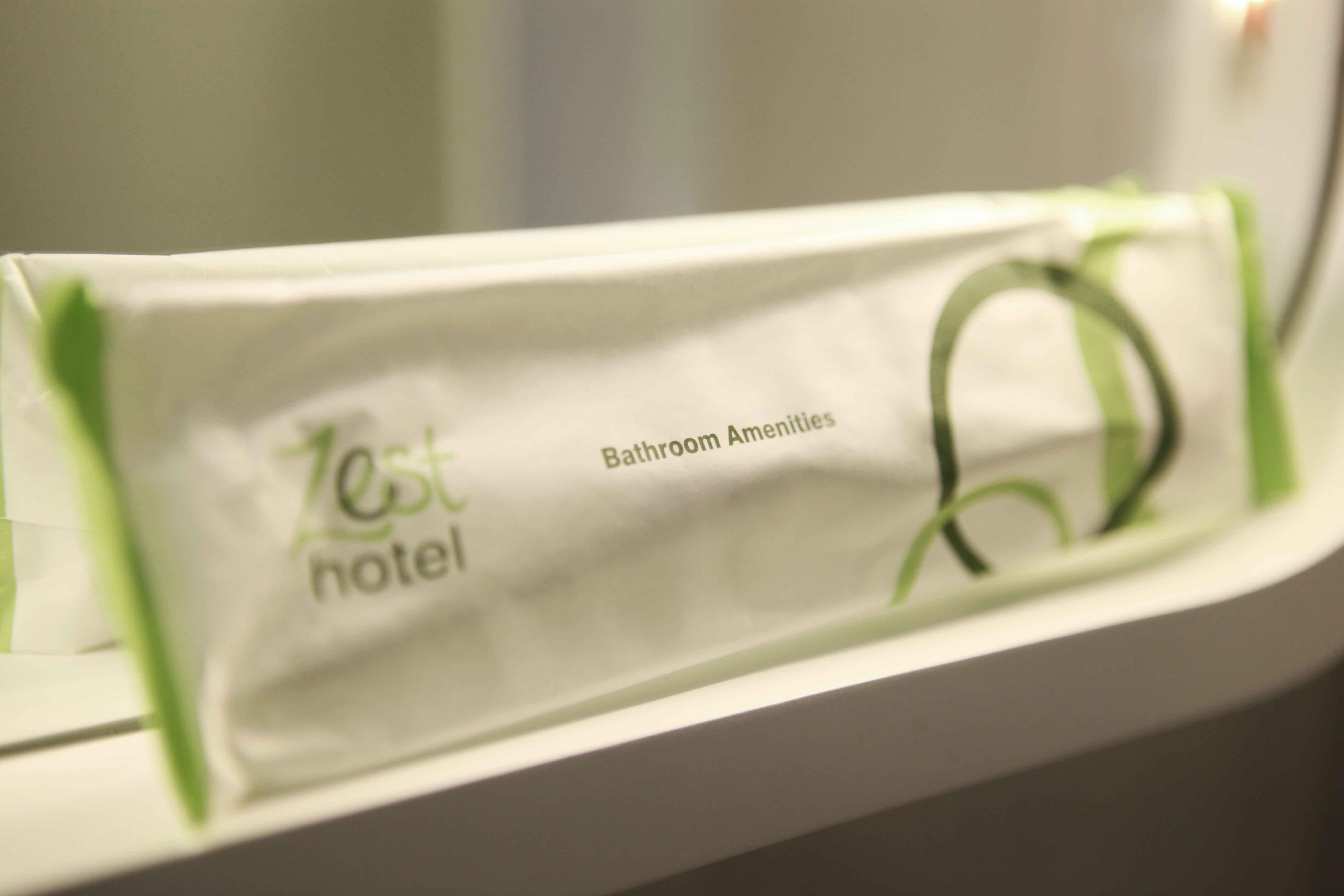 Zest Airport Jakarta By Swiss-Belhotel International Tangerang Exterior photo