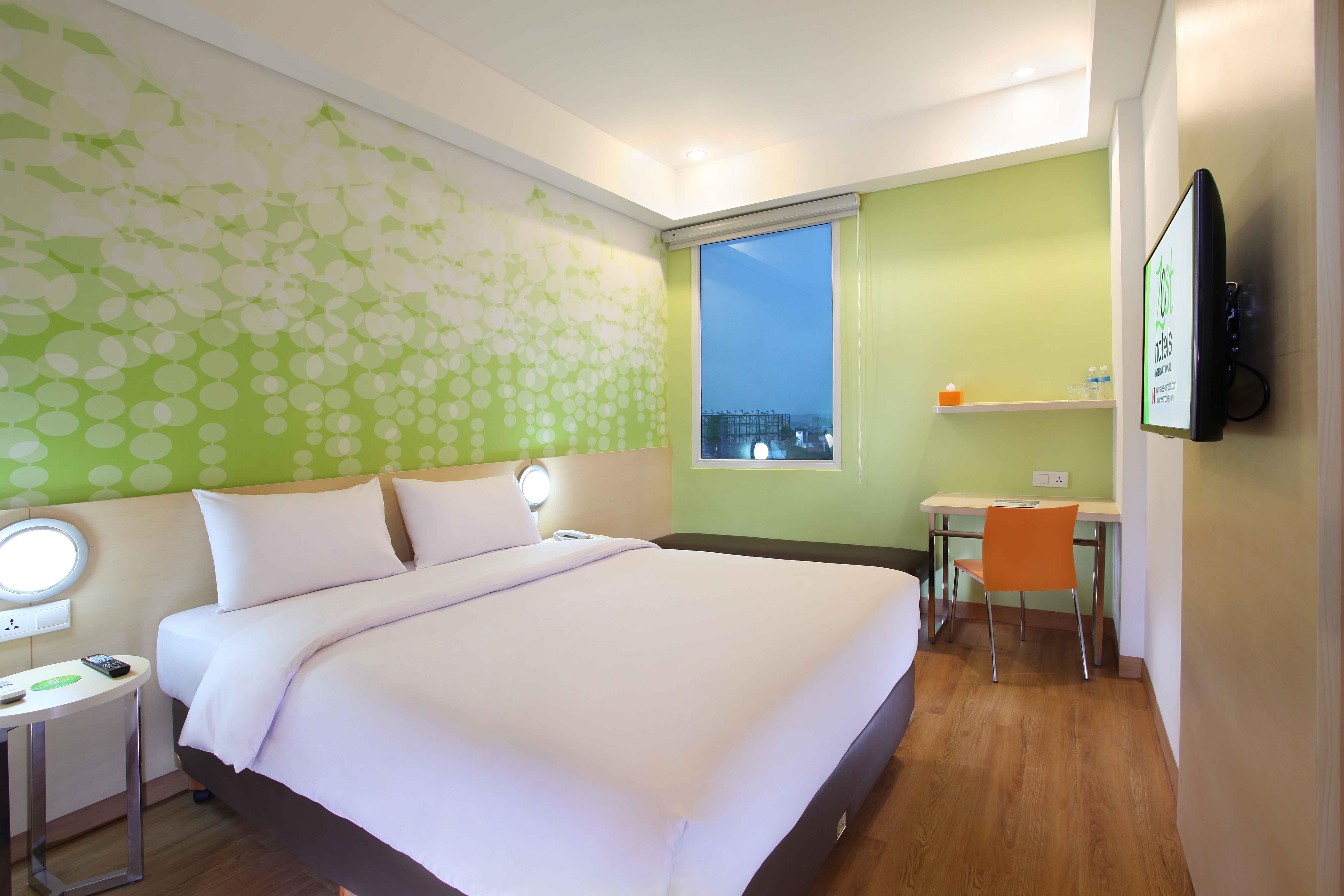 Zest Airport Jakarta By Swiss-Belhotel International Tangerang Exterior photo