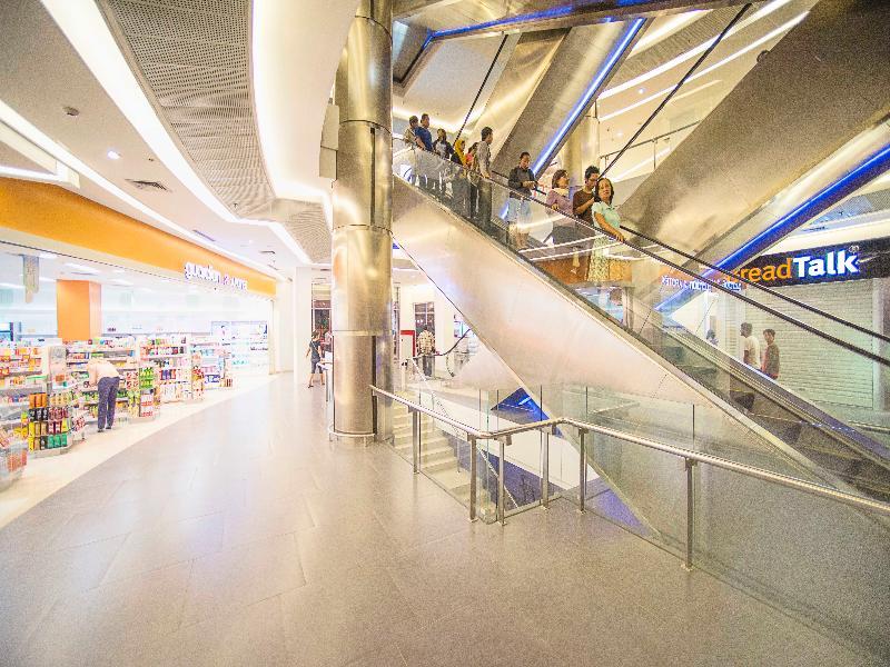 Zest Airport Jakarta By Swiss-Belhotel International Tangerang Exterior photo