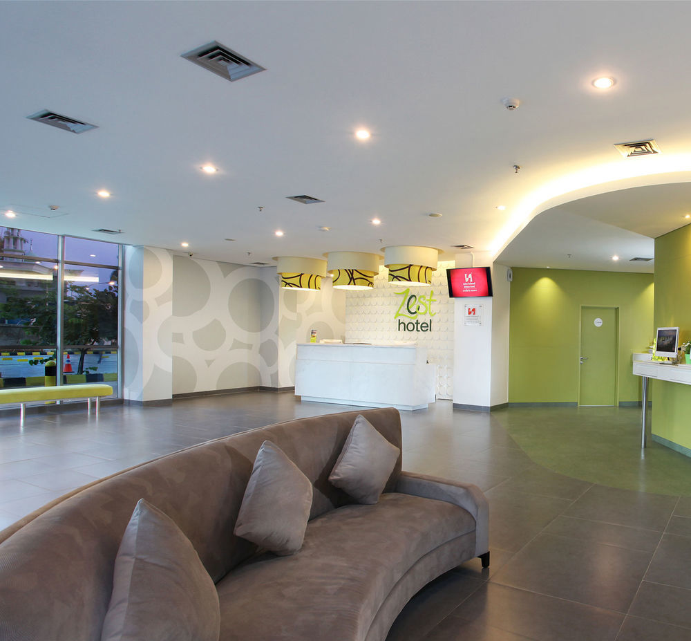 Zest Airport Jakarta By Swiss-Belhotel International Tangerang Exterior photo
