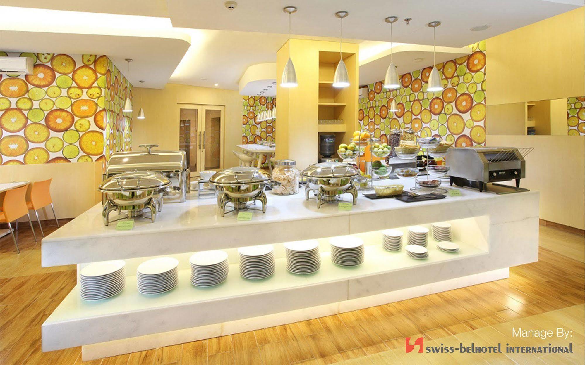 Zest Airport Jakarta By Swiss-Belhotel International Tangerang Exterior photo
