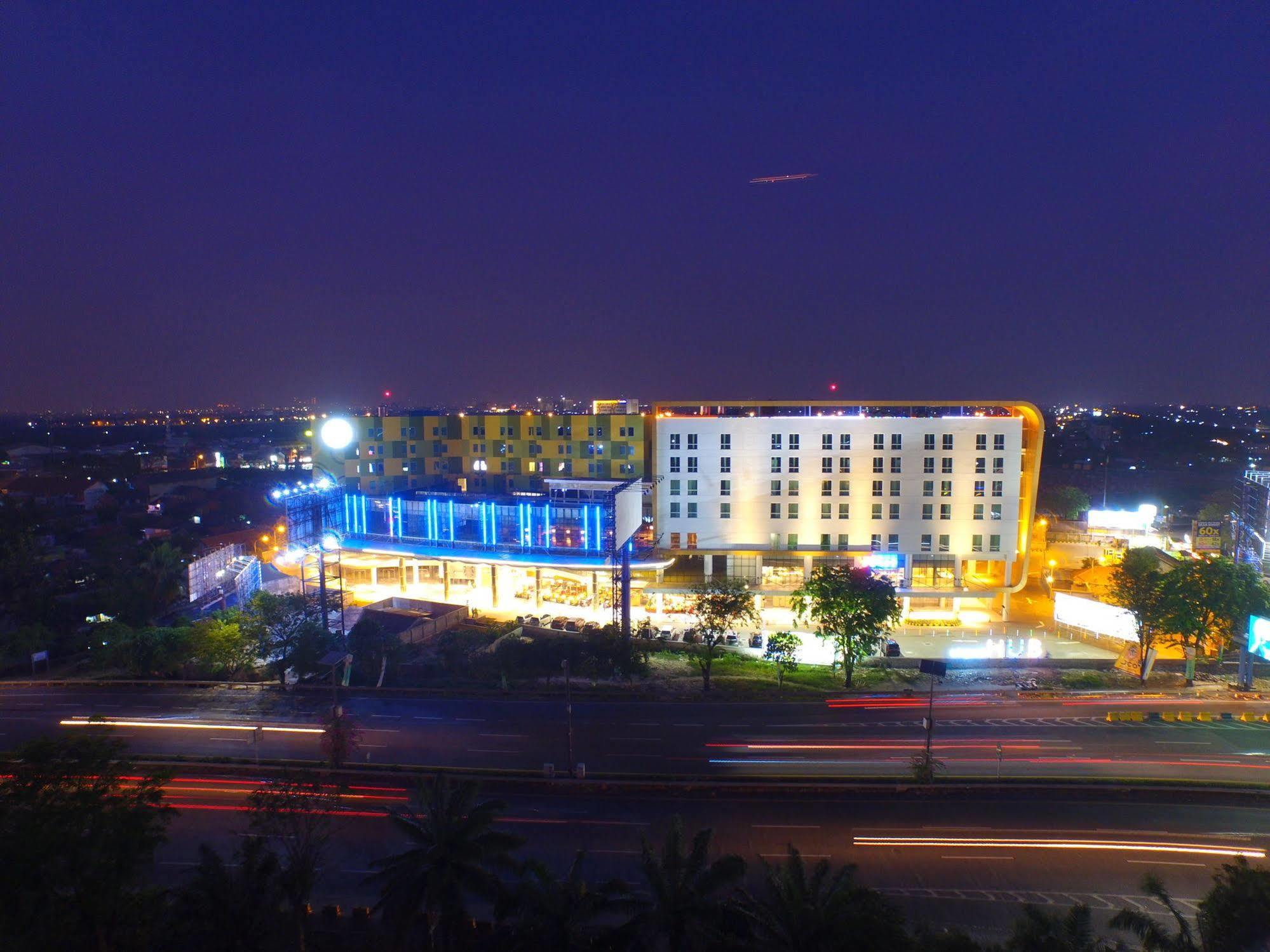 Zest Airport Jakarta By Swiss-Belhotel International Tangerang Exterior photo